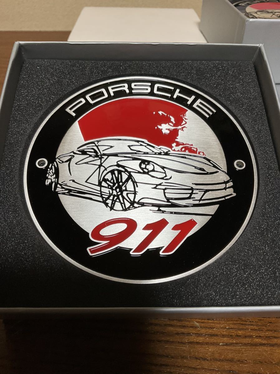新版 ポルシェ クラブ パーダーボルン eV 25周年記念 グリルバッジ