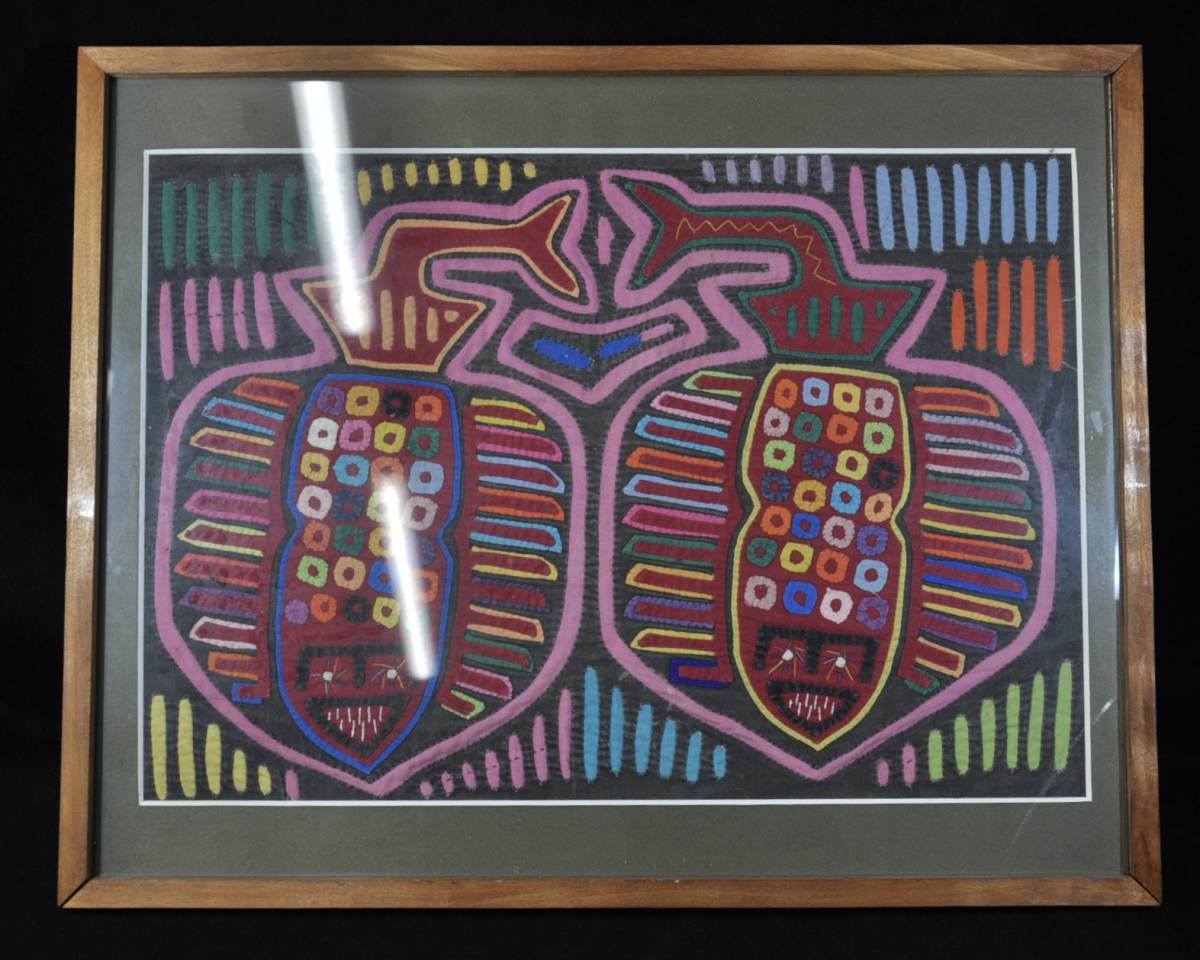 ビンテージ パッチワークキルト パナマ クナ族 モラ刺繍 縦36.5cm 横幅45.5cm 厚さ1.2cm KYA412_画像1