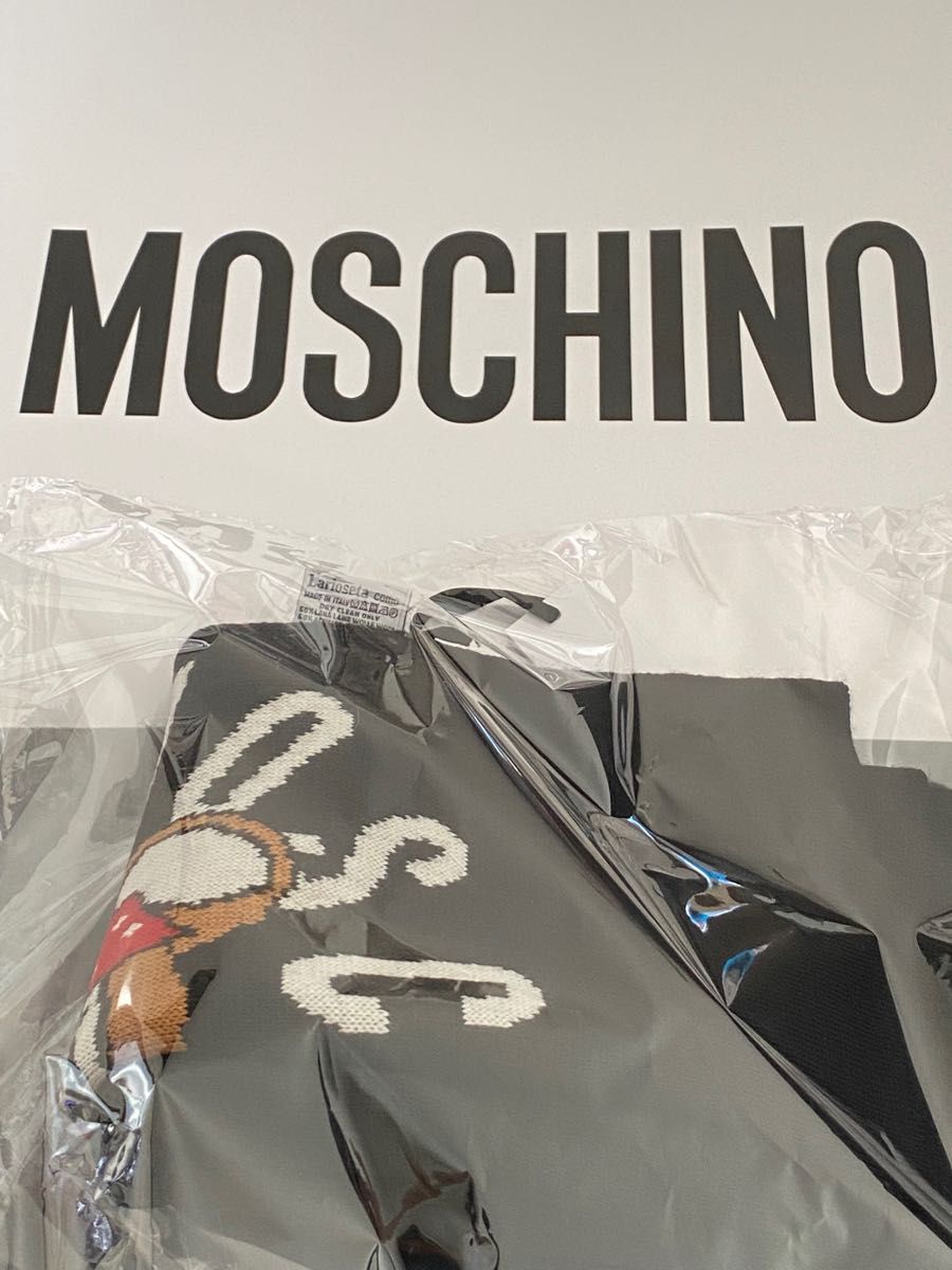 新品　正規品　モスキーノ Moschino  マフラー　テディベア　クマ　ストール　ショール　冬物　ブランド　タグ付き　未使用