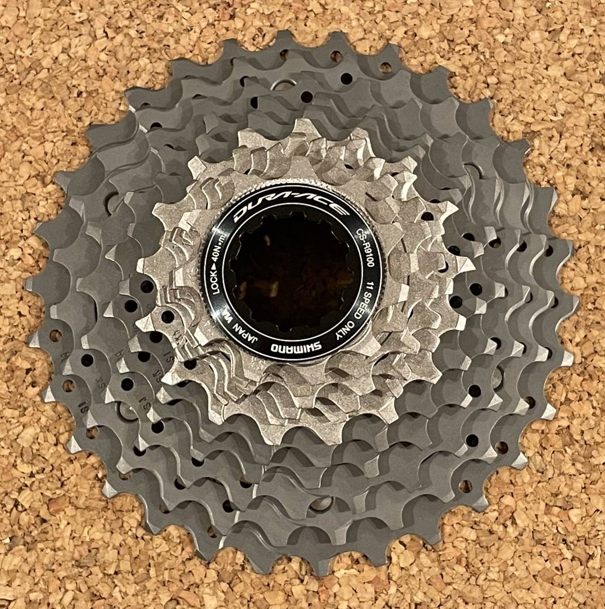 未使用 Dura-Ace CS-R9100 28T 11速 スプロケット 自転車 パーツ