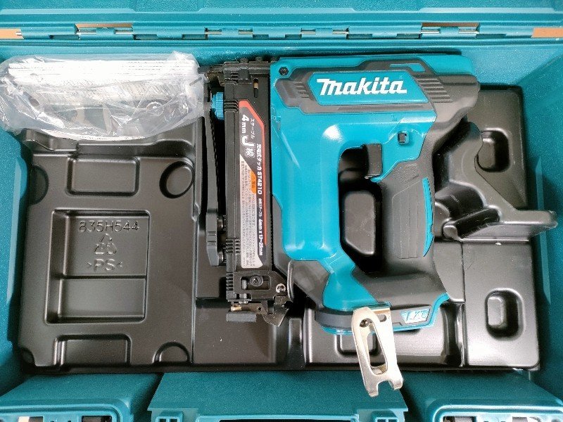 マキタ(makita) 充電式タッカ 18V バッテリ・充電器別売、ケース付