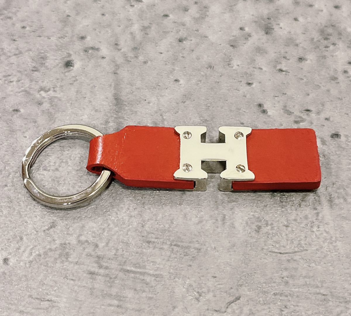 希少 美品 HERMES エルメス キーホルダー キーリング レザー 赤 Hロゴ