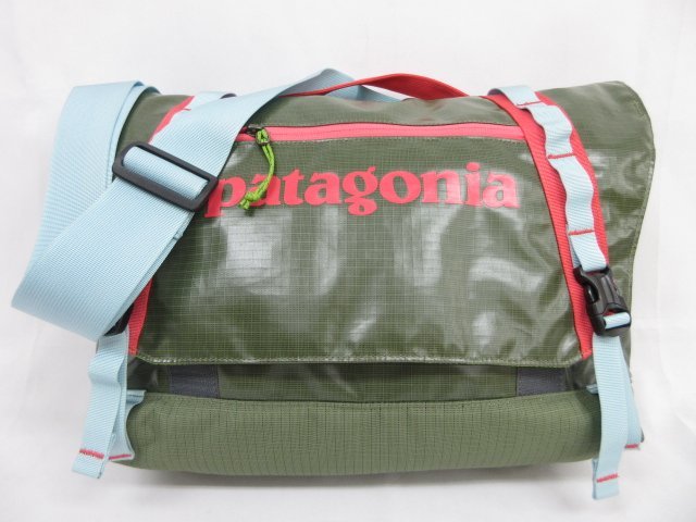 【新品本物】 ■超美品 【パタゴニア ★5MG1982★ カーキ系 (メンズ) ショルダーバッグ メッセンジャーバッグ ブラックホール Patagonia】 パタゴニア 【新品本物】 ■超美品 【パタゴニア ★5MG1982★ カーキ系 (メンズ) ショルダーバッグ メッセンジャーバッグ ブラックホール Patagonia】 パタゴニア