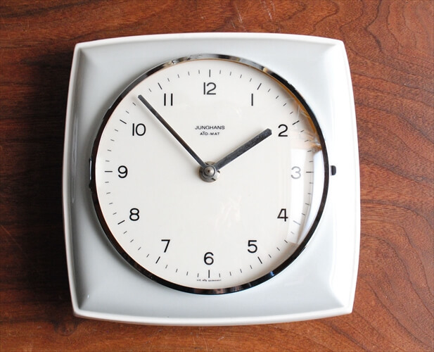 訳あり 稼働品 ig2942 ドイツ製 訳あり Junghans 壁時計 木製フレームの壁時計 ユンハンス 壁掛け時計 ドイツ製 電池式 アンティーク 電池式 壁掛け時計 セラミック キッチンクロック アンティーク ig2846
