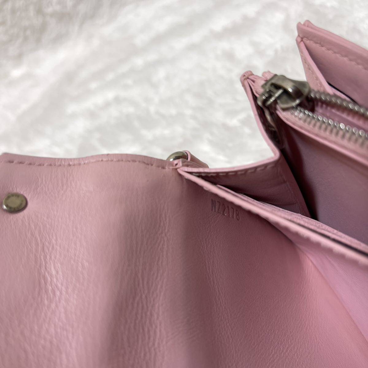 【セレブ御用達】LOUIS VUITTON ルイヴィトン 長財布 ニューウェーブ New Wave Wallet ピンク ストラップ付き ロゴ金具 M63298 レディース_画像8