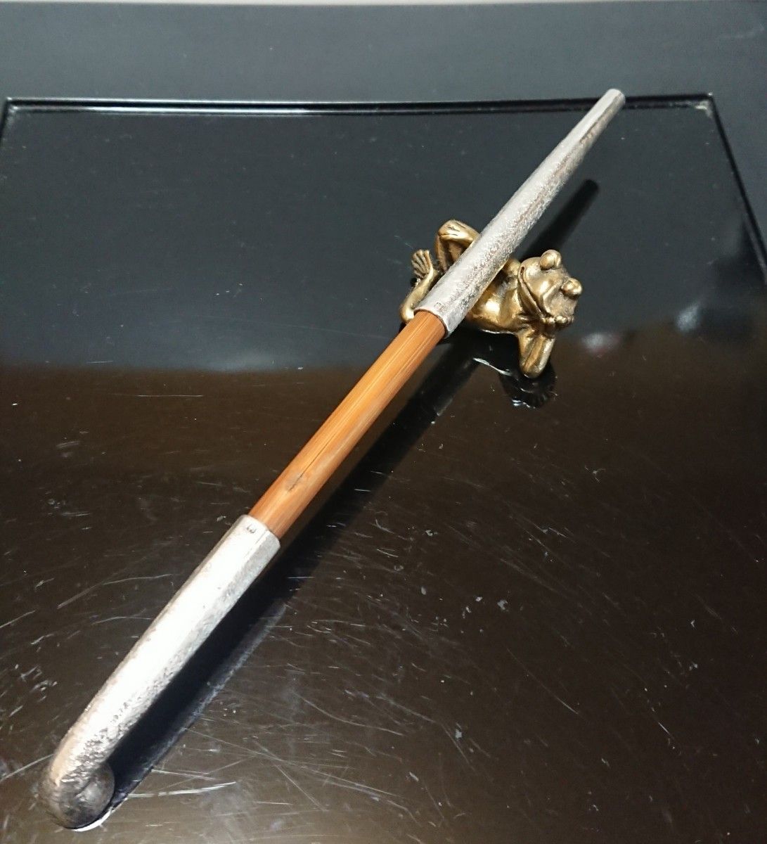 純銀煙管【 細密 鏨打ち文様 (純)(純)刻印 】時代物キセル 骨董 純銀煙管【 細密 鏨打ち文様 (純)(純)刻印 】時代物キセル 骨董