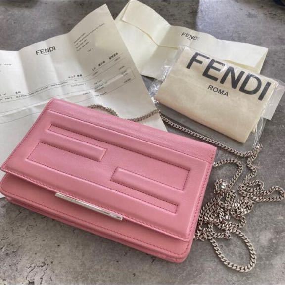FENDI フェンディ　ショルダーウォレット　財布　ショルダーバッグ　ピンク