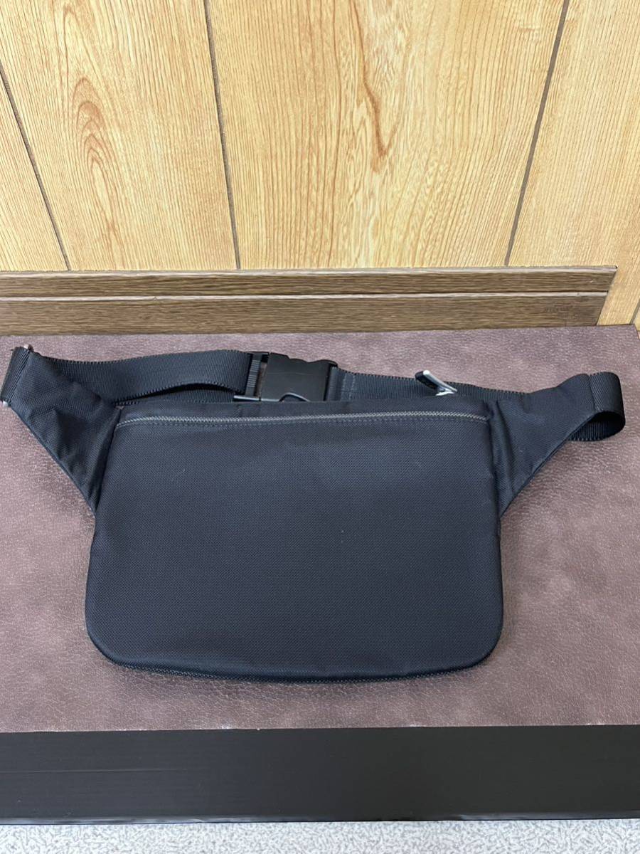 2021年秋冬新作 【中古美品】トゥミ 黒 ウエストポーチ ボディバッグ TUMI その他 TUMI ボディバッグ 中古美品