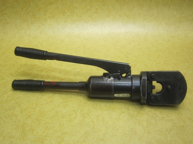 泉精器 IZUMI 手動油圧式工具 9号K ダイス3個付 加締め 裸圧着 泉精器 IZUMI 手動油圧式工具 9号K ダイス3個付 加締め 裸圧着