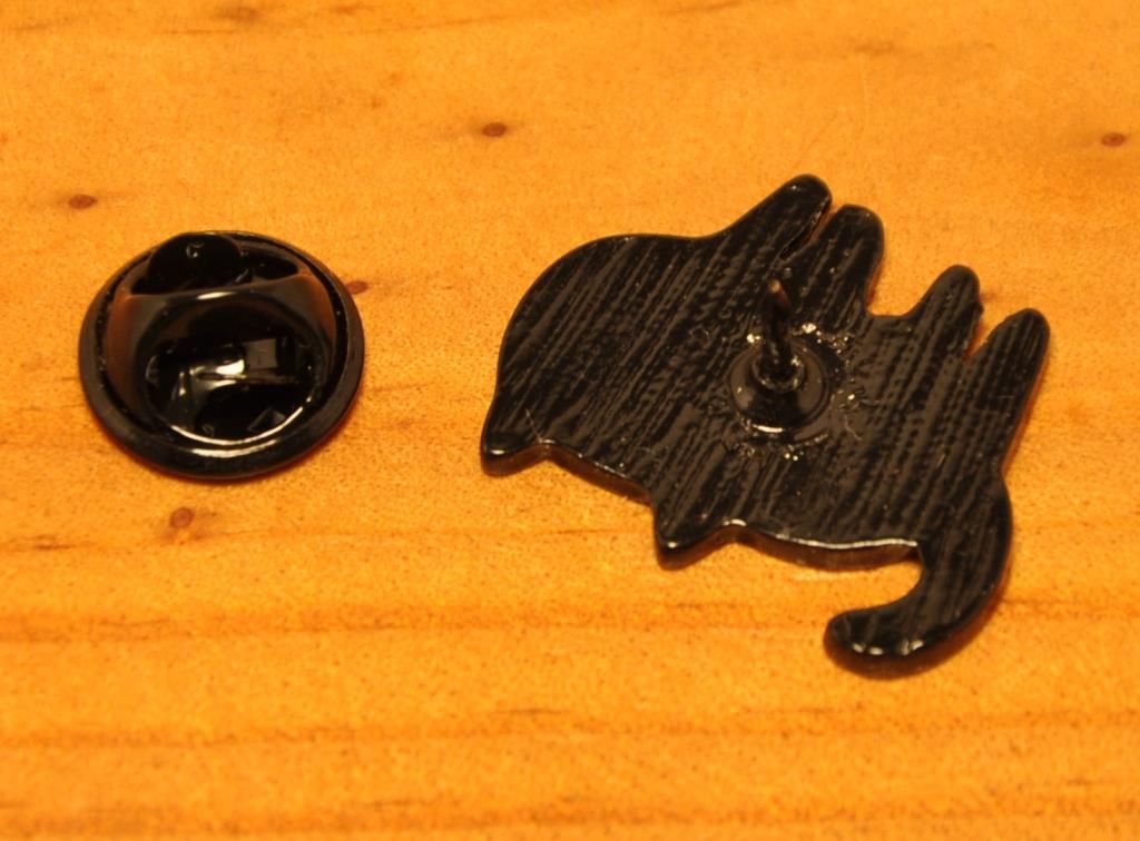 Pins Badge ピンバッジ ピンズ ラペルピン 画鋲 ぶさかわ 黒猫 ネコ ブサかわねこ ねこ ブラックキャット かわいい 猫好き キュート_画像3