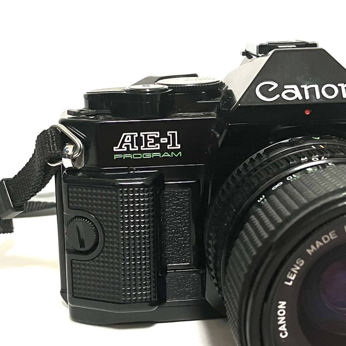 本体美品 Canon AE-1 フィルムカメラ キヤノン ZOOM LENDS FD 35mm 70mm 1 3.5 4.5 レンズ付き ストラップ  1円スタート