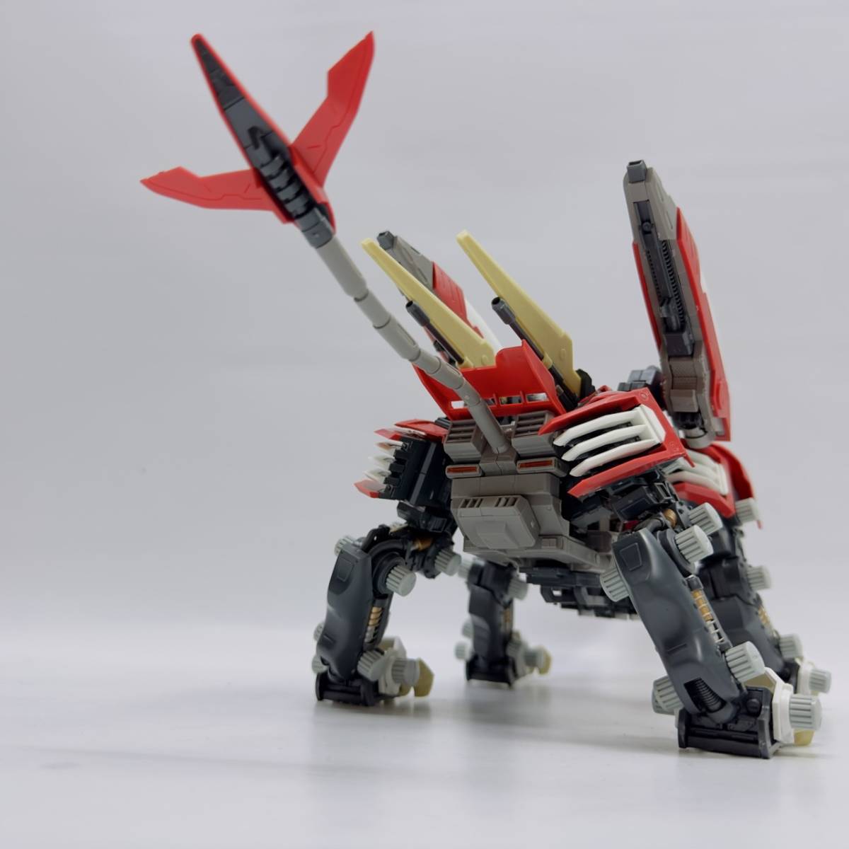 メーカー再生品 HMM ZOIDS ゾイド ブレードライガーAB レオン仕様