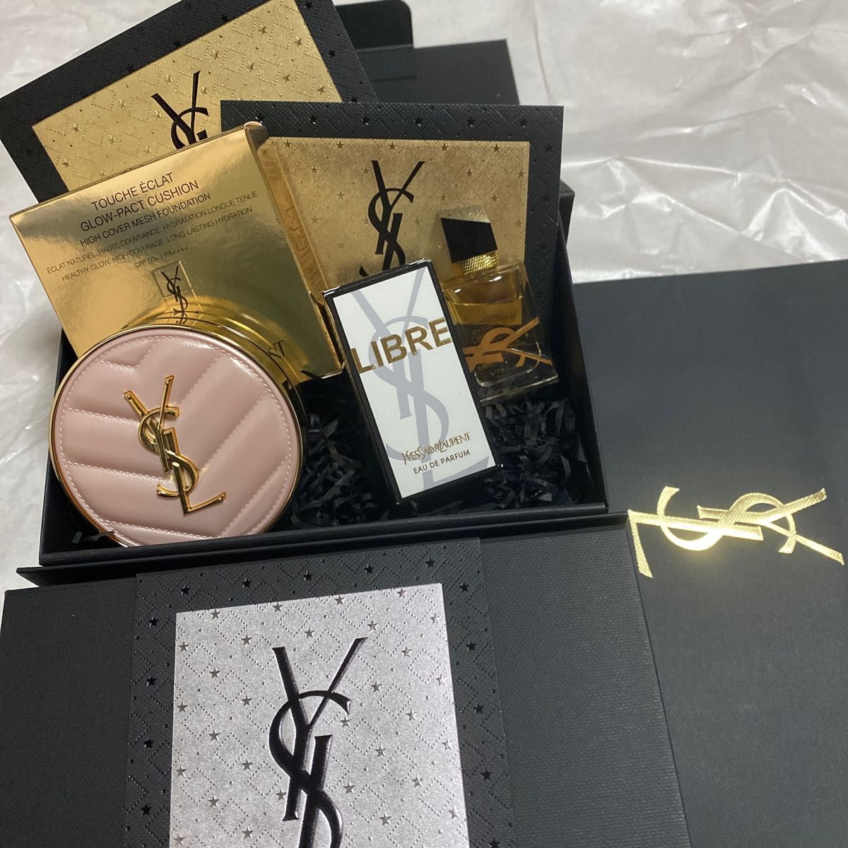 YSL イヴサンローラン ファンデーションと香水ギフトボックス