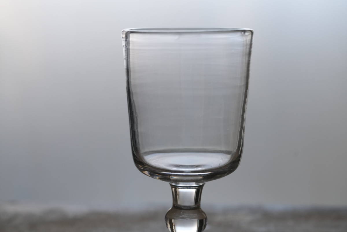 古い手吹きガラスのシンプルな筒型のビストログラス / 19世紀