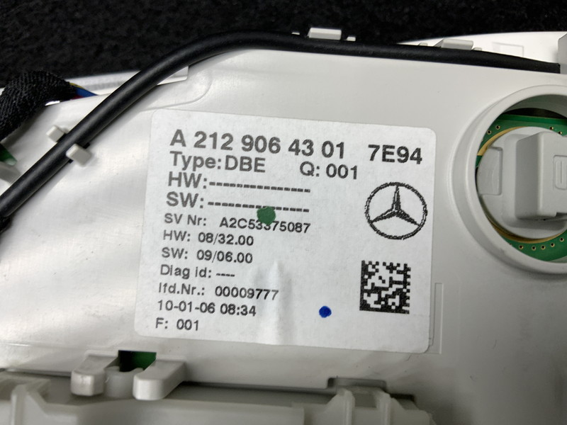 MB147 W212 E350 ブルーテック AV 前期 フロント ルームランプ ◆A212 906 43 01 ★程度良好 ○_画像7