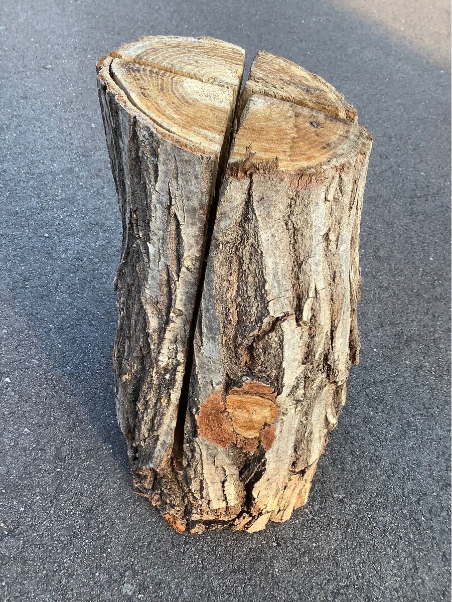 スウェーデントーチ　 ウッドキャンドル　訳あり　直径１８センチ　高さ３０センチ　栗の木９月から乾燥