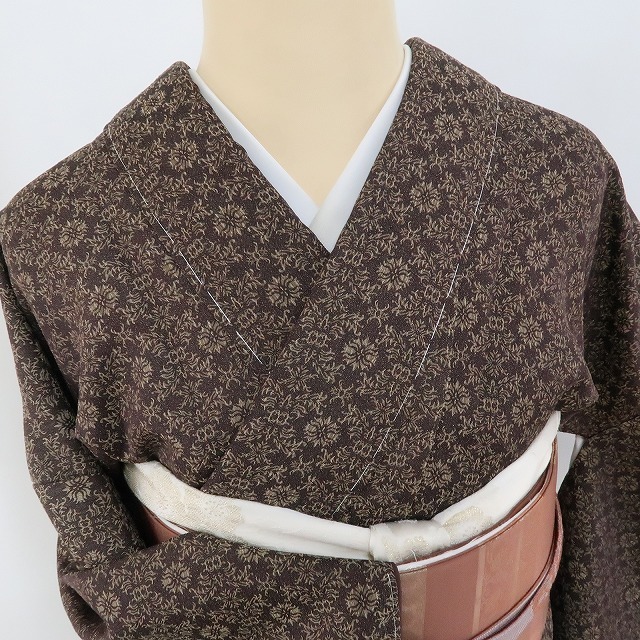 ゆめsaku2 新品 やまと誂製 ゴールドラベル 仕付け糸付 着物“袖を通せば、しゃんと背筋を伸ばし雰囲気のある和美人”お召 1025_画像7