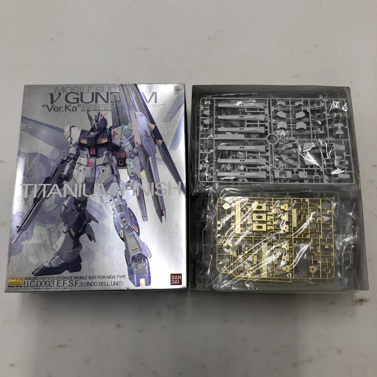 新規出店 バンダイ MG 1/100 RX-93 νガンダムVer.Ka チタニウムフィ