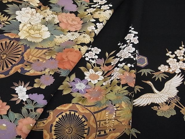 着物屋こころ 豪華黒留袖 駒刺繍 鬘帯花車飛鶴文 金彩 着丈163cm 裄丈 ...
