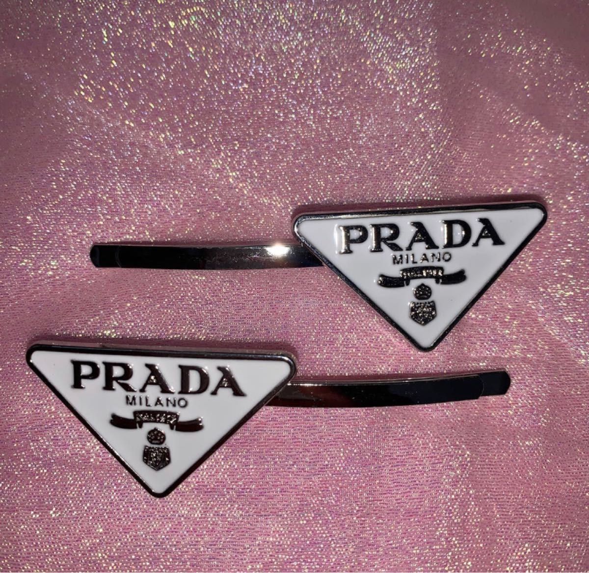 右側ラスト1 プラダ PRADA ヘアピン ノベルティ 一つの値段 取扱店舗