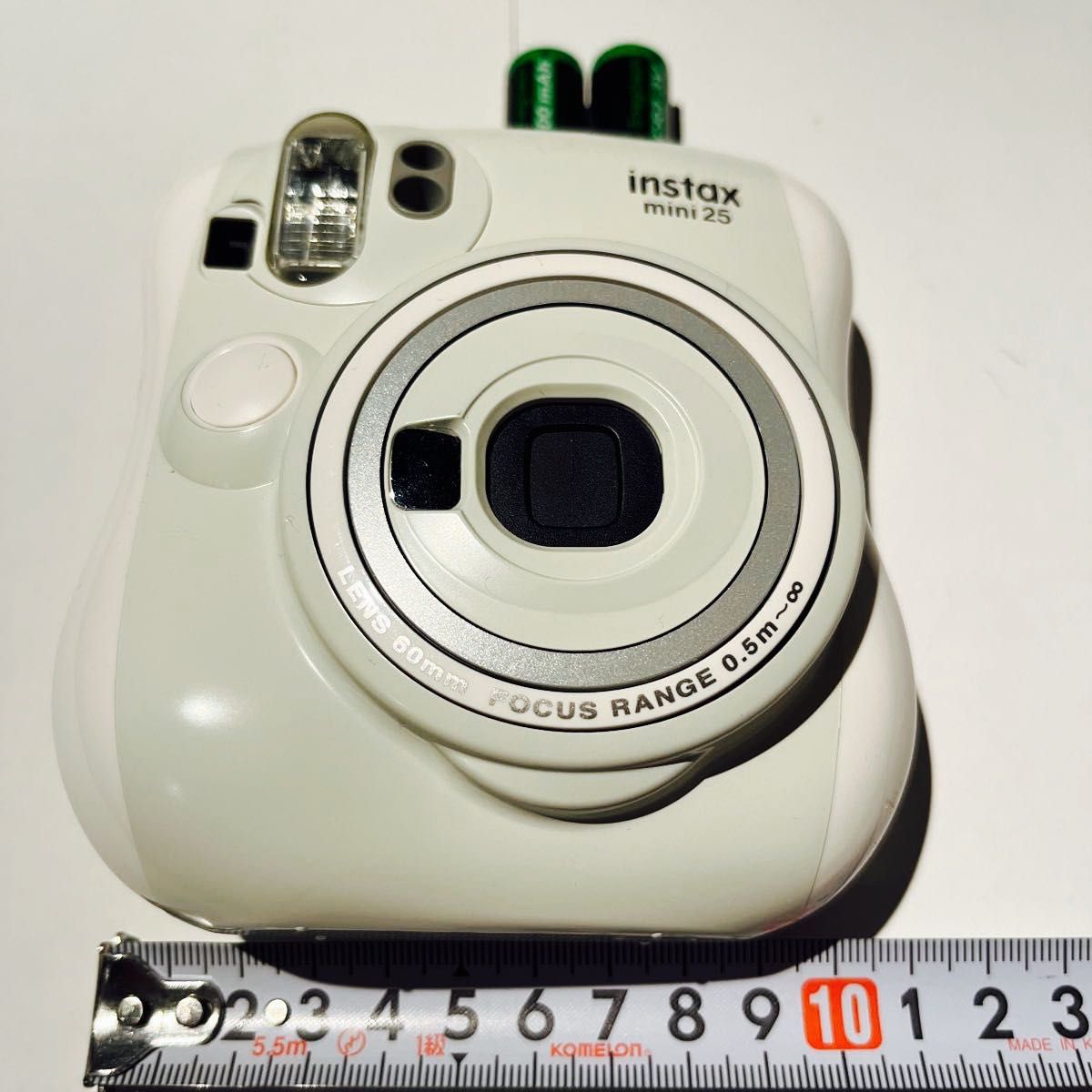 チェキ 本体 FUJIFILM instax mini25 白 インスタントカメラ 完動美品 専用電池4本とフィルム 色々セット