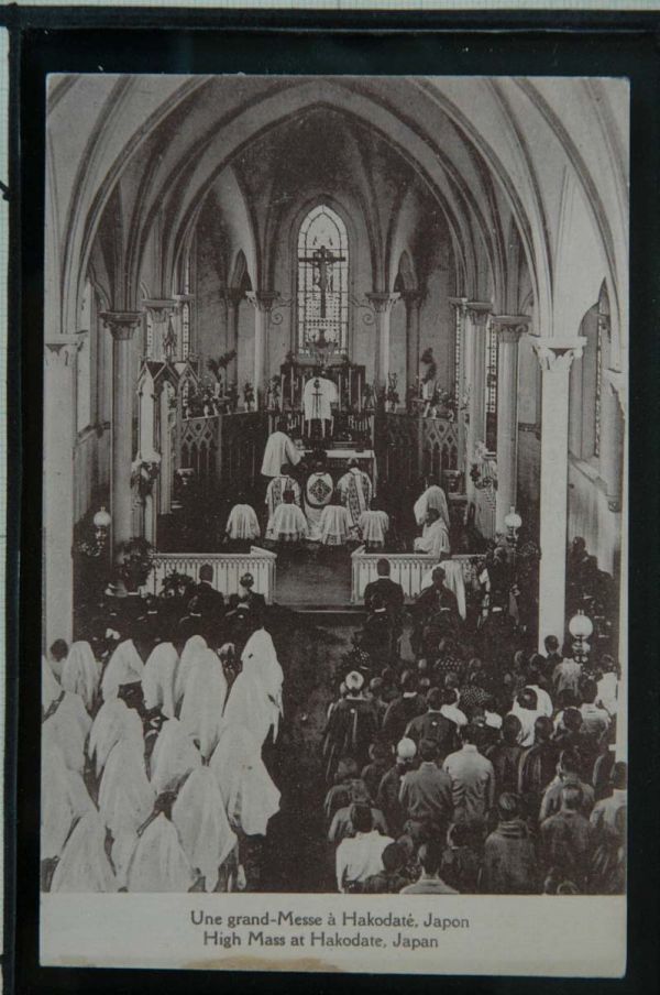 14018 戦前 絵葉書 フランス製 北海道 函館 教会 ミサの光景 UNE GRAND MESSE A HAKODATE JAPAN HIGH MASS AT HAKODATE JAPAN_画像1