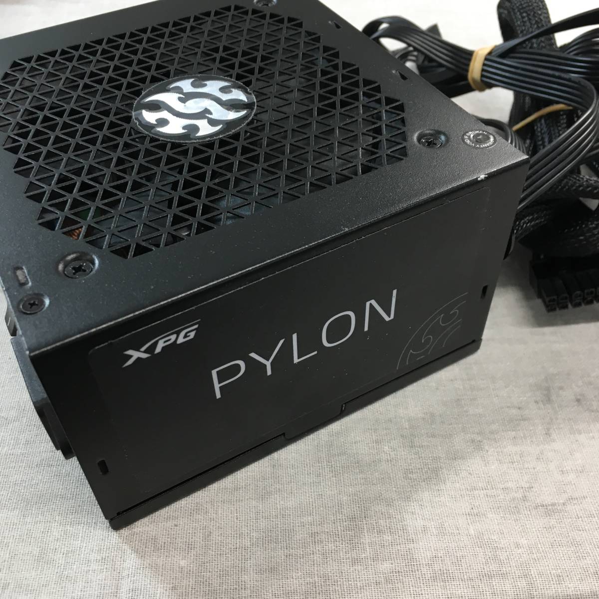 XPG PYLON 650W電源 - 通販 - hanackenovinky.cz