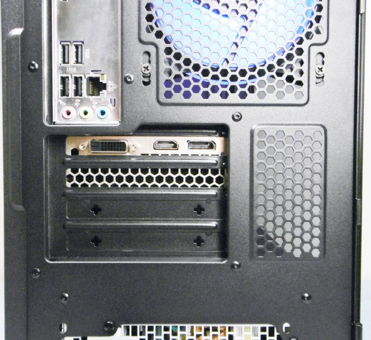 ゲーミングPC 第6世代 Core i7-6700(4コア8スレッド)/大容量メモリー16GB/新品SSD256GB/GTX1050ti/フォートナイト/APEX/動画編集/Win10