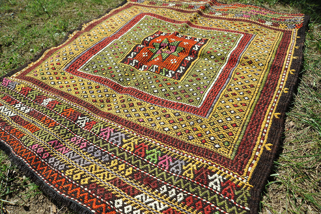 トルコのキリム 手織りラグ size-110×90cm