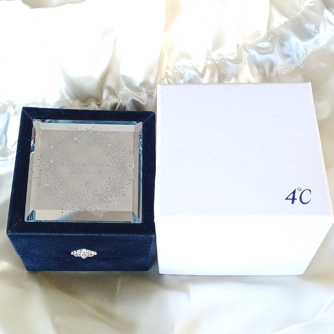 Canal4℃ ネックレス K10 ホワイトゴールド しずくモチーフ ケース付き 2017年クリスマス限定品 Canal4℃ ネックレス K10 ホワイトゴールド しずくモチーフ ケース付き 2017年クリスマス限定品