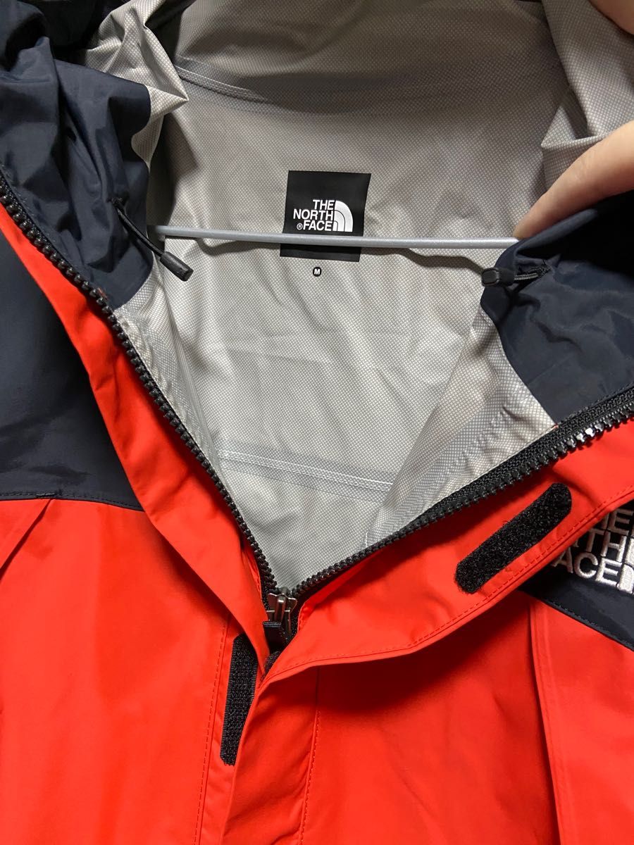 美品 THE NORTH FACE マウンテンパーカーFRドットショット