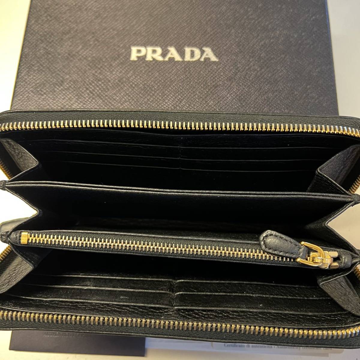 元気 未使用に近い‼️ プラダ PRADA 財布 長財布 ナイロン ラウンド