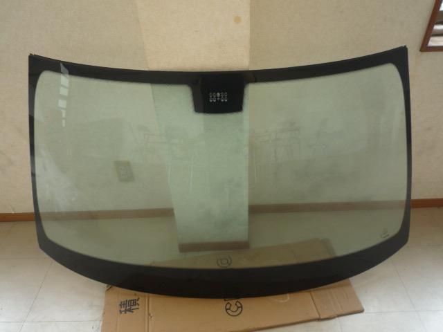 ベンツ Eクラス GH-211065C フロントガラス　ウインドガラス グリーン 　管理番号A4216_画像1