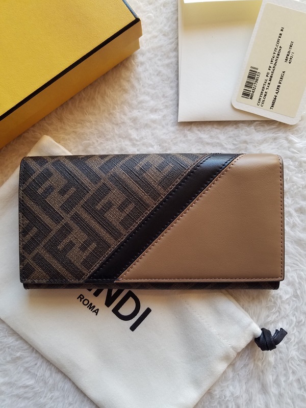 高品質の激安 FENDI フェンディ ブラックローマンレザー