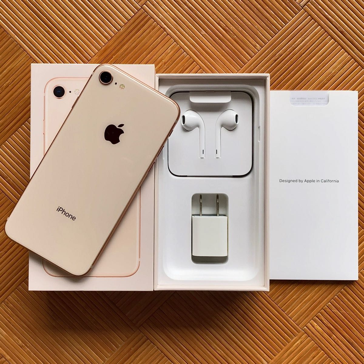 美品 バッテリー96% Apple iPhone 8 64GB Gold SIMフリー スマホ