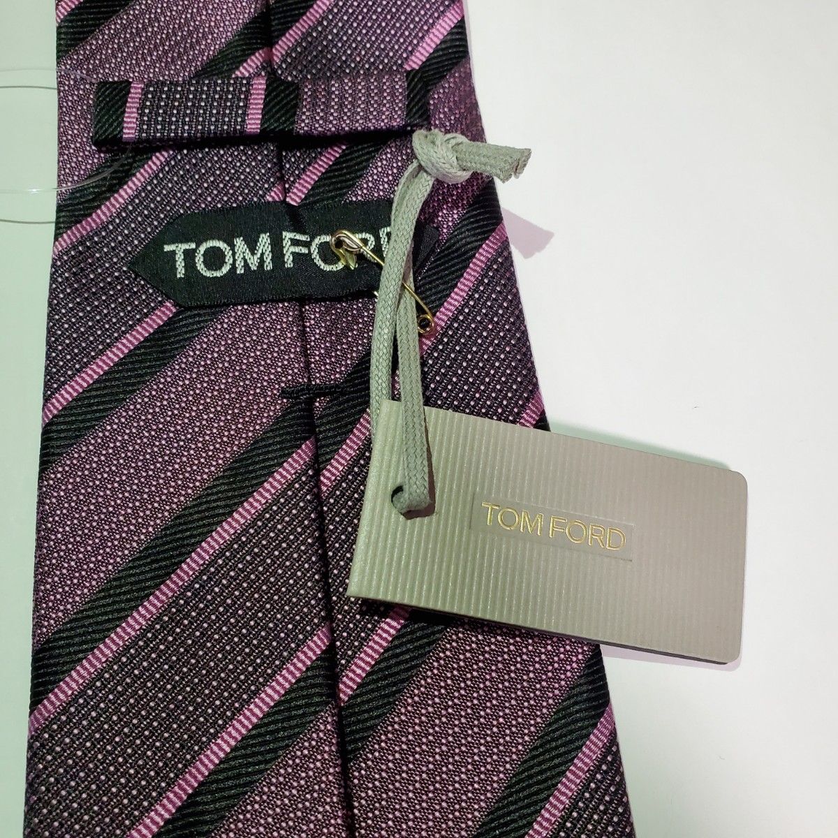【新品タグ付き】TOMFORD トムフォード ピンク レジメンタル ネクタイ