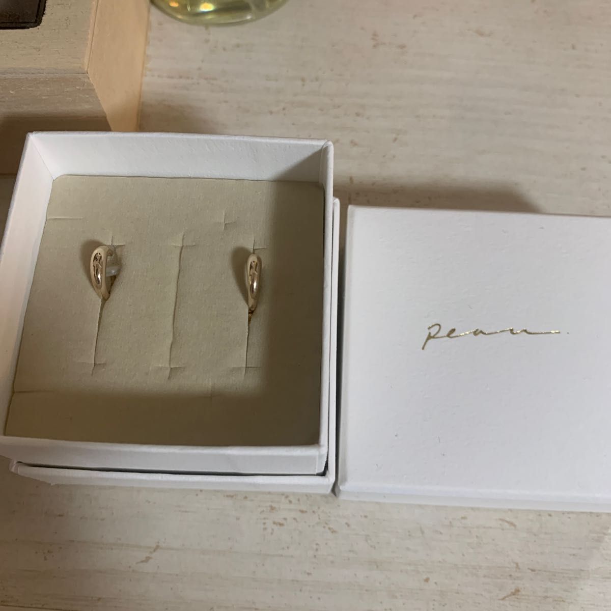 peau.jewelry イヤリング ミニマリストあぽん