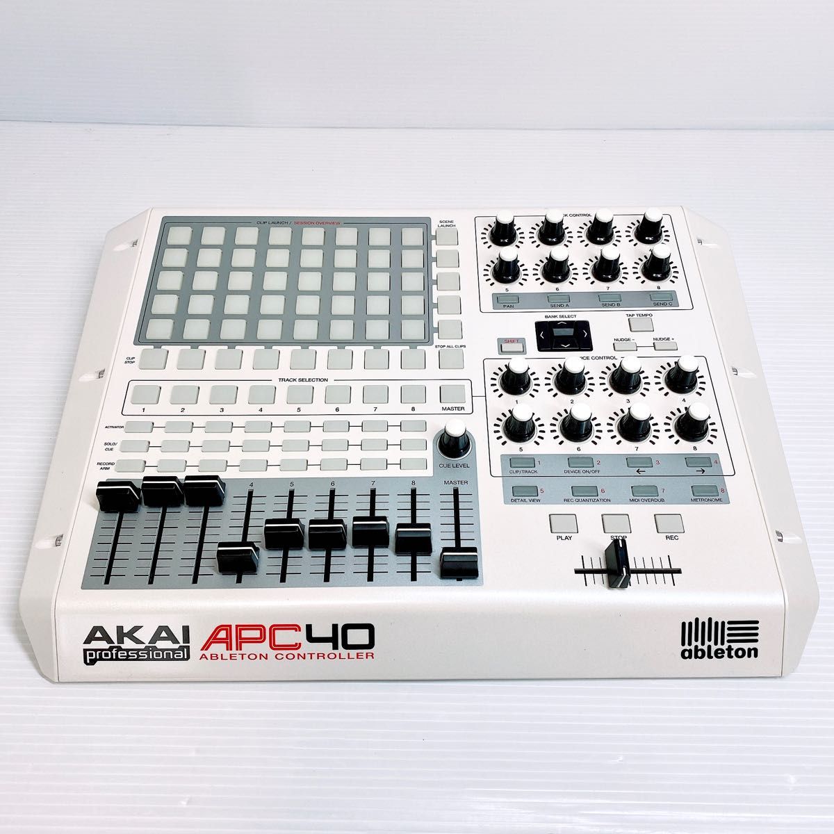 美品】AKAI APC40 限定 ホワイトモデル MIDIコントローラー MAGMA製