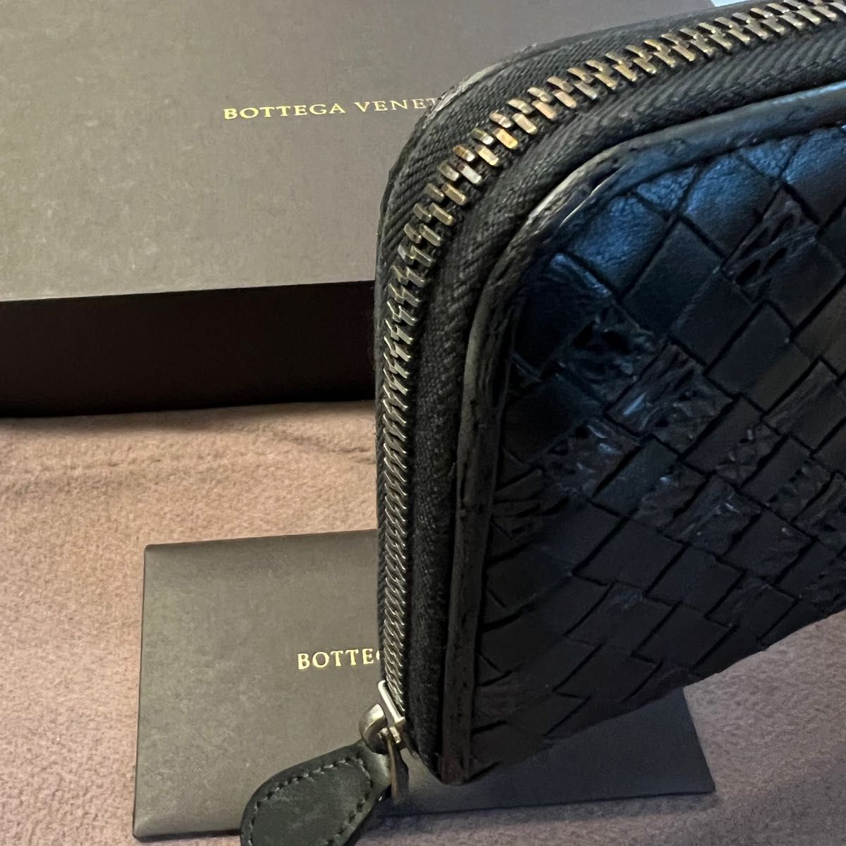 未使用に近い! ボッテガヴェネタ BOTTEGA VENETA パイソン 財布 長財布 イントレチャート ラウンドファスナー