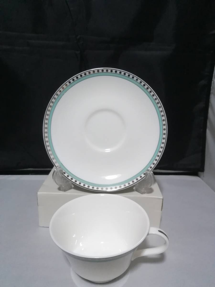 【★大感謝セール】 プラチナブルーバンド ティファニー 新品未使用◇自宅保管 カップ&ソーサー 化粧箱保管中 TIFFANY&Co. ティファニー 【★大感謝セール】 プラチナブルーバンド ティファニー 新品未使用◇自宅保管 カップ&ソーサー 化粧箱保管中 TIFFANY&Co. ティファニー