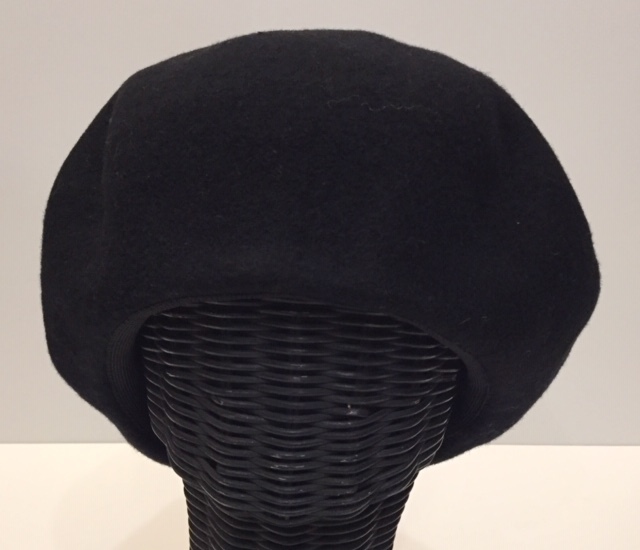 ウール素材ビッグシルエットベレー帽　フェルトベレー帽　チョボなしベレー帽　つまみなし　大きいシルエットベレー帽　ブラック　黒_画像2