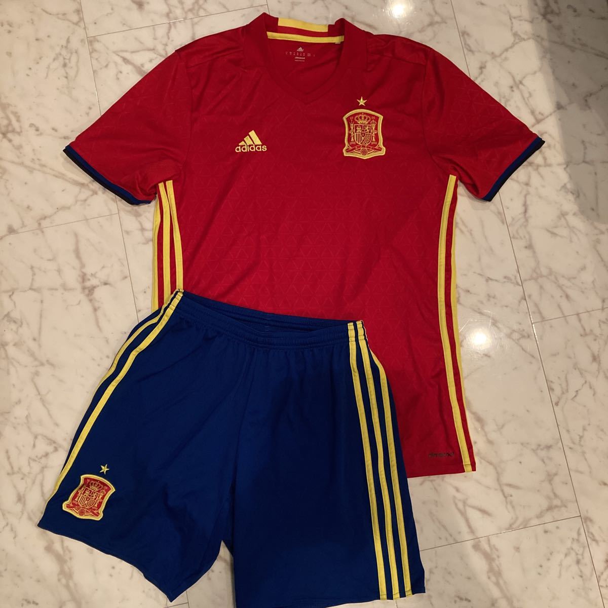 【adidas】スペイン代表レプリカユニフォーム サッカー 上下セット ワールドカップ W杯 ハイグレード イニエスタ_画像1