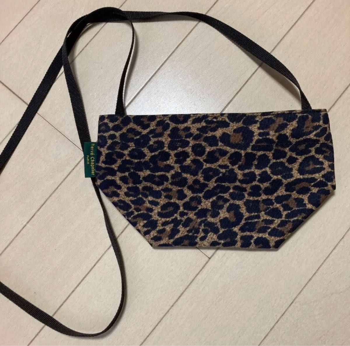 ☆値下☆ 美品 エルベシャプリエ 舟形ミニポシェットショルダー