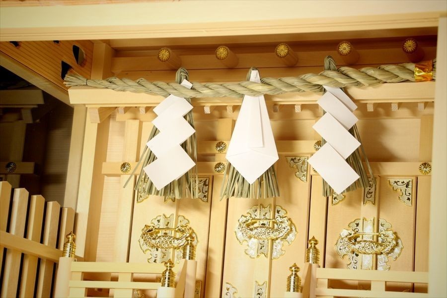神棚 箱宮三社 18号 千鳥破風付 飾り欄間 玉垣の箱宮 - 神棚、神具 神棚 箱宮三社 18号 千鳥破風付 飾り欄間 玉垣の箱宮 - 神棚、神具