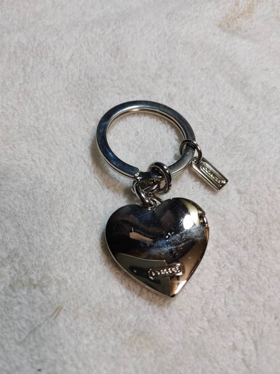  unused . close Coach COACH Heart key holder photo case 