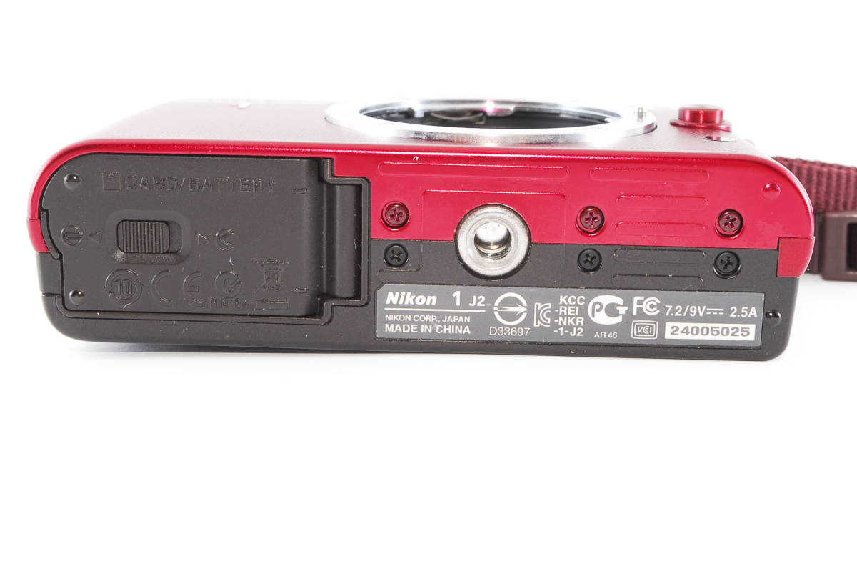 SALE/71%OFF】 シャッター数1300回 Nikon J2 ホワイト ニコン 1