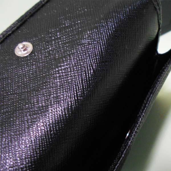 PVC素材の小銭入れ付折財布（定番型）黒ｘグレー系市松柄_画像5