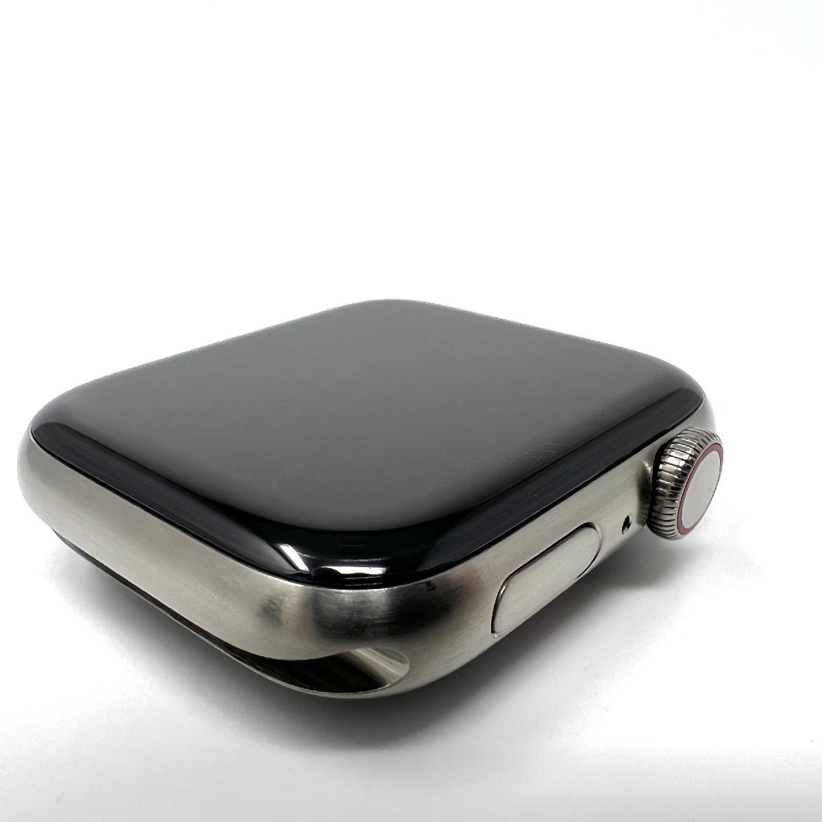 【美品】Apple Watch SERIES 5 MWR62J/A A2157（GPS+Cellularモデル) 容量32GB 44mm チタニウムケース + 純正充電器 + 純正スポーツバンド_画像3