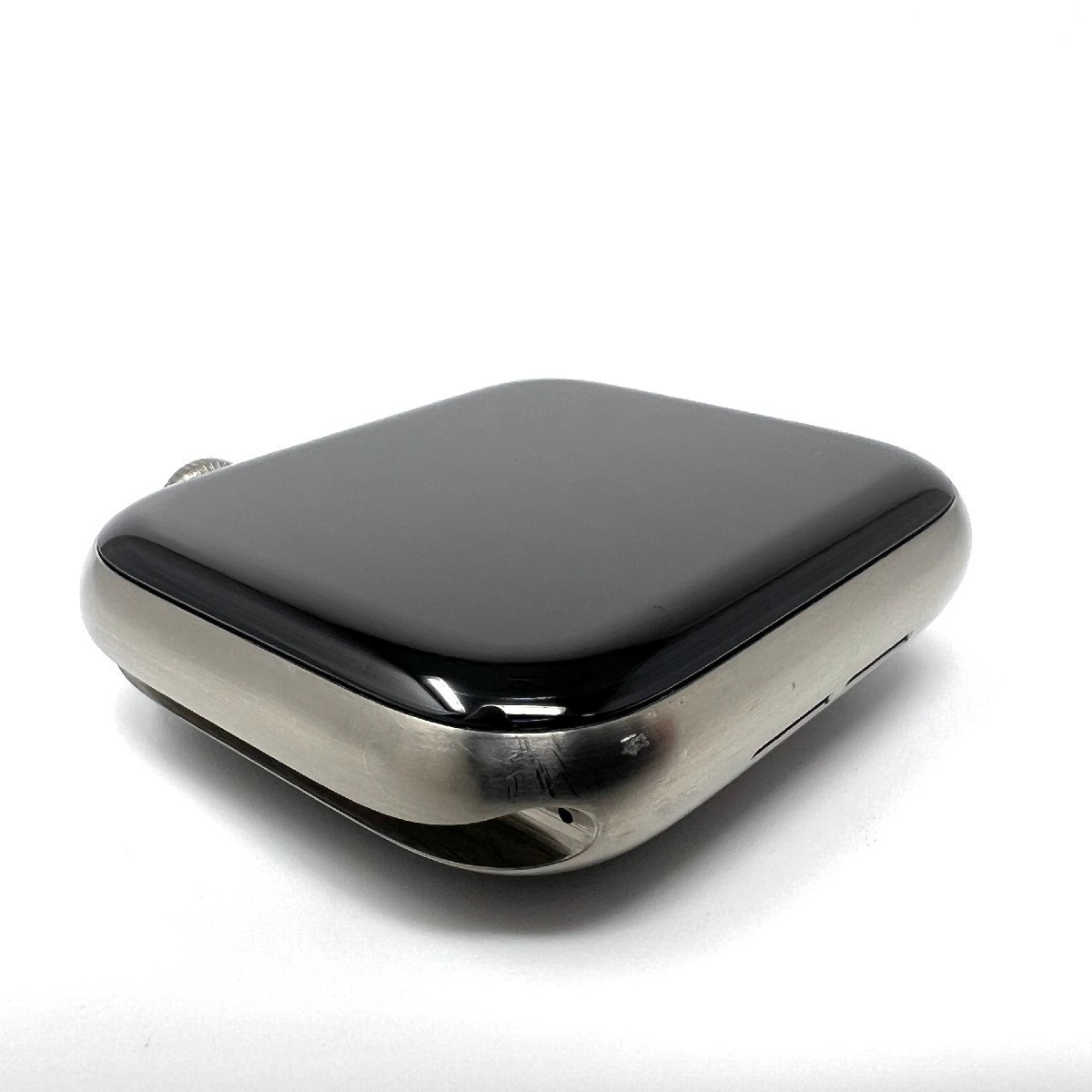 【美品】Apple Watch SERIES 5 MWR62J/A A2157（GPS+Cellularモデル) 容量32GB 44mm チタニウムケース + 純正充電器 + 純正スポーツバンド_画像4