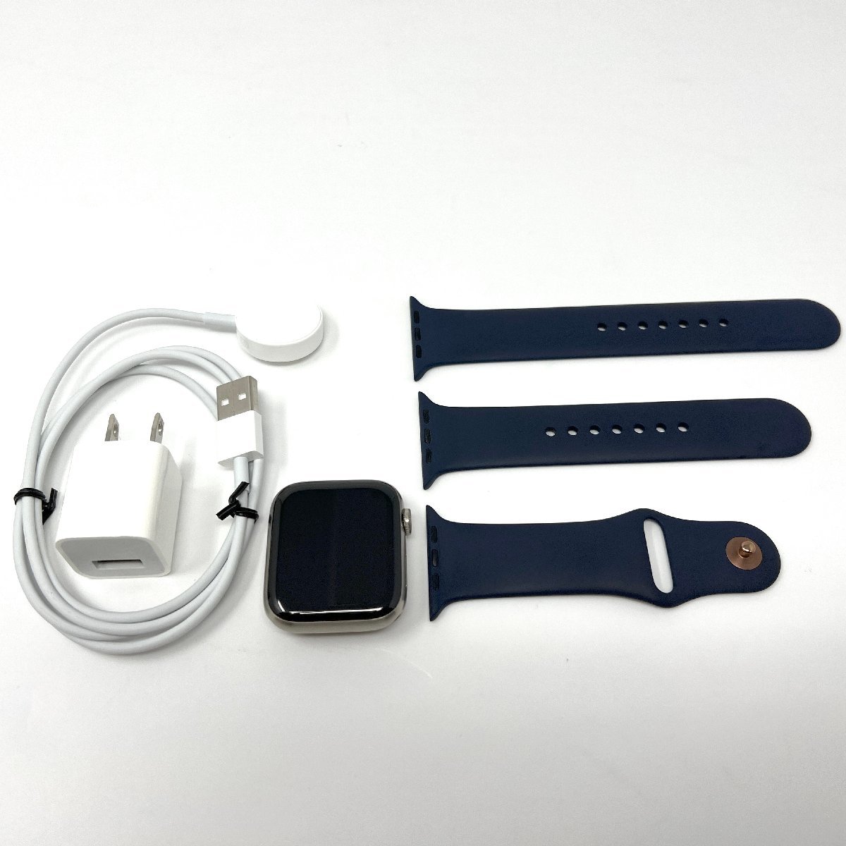 【美品】Apple Watch SERIES 5 MWR62J/A A2157（GPS+Cellularモデル) 容量32GB 44mm チタニウムケース + 純正充電器 + 純正スポーツバンド_画像1